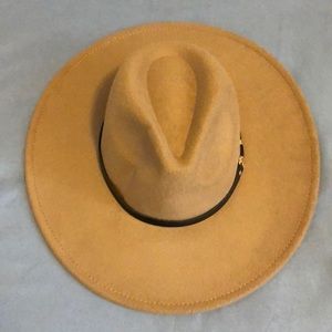 Hat 👒 beautiful camel hat